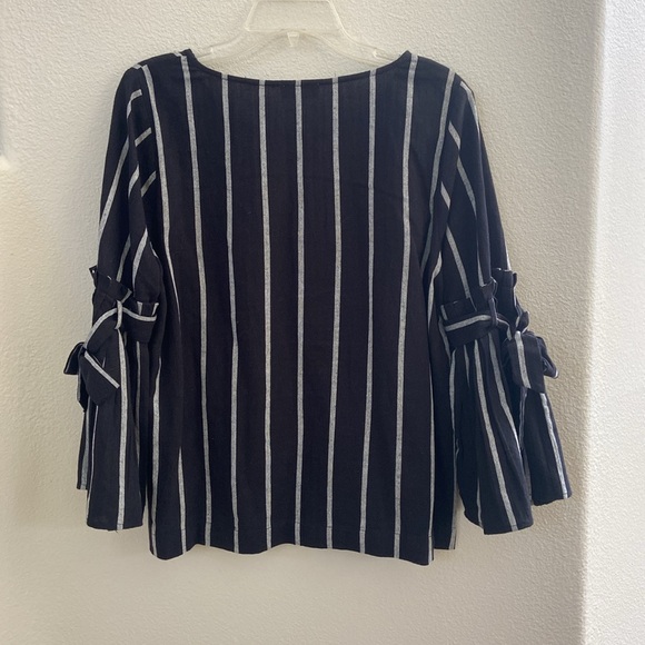 Lucky black top - Picture 5 of 5